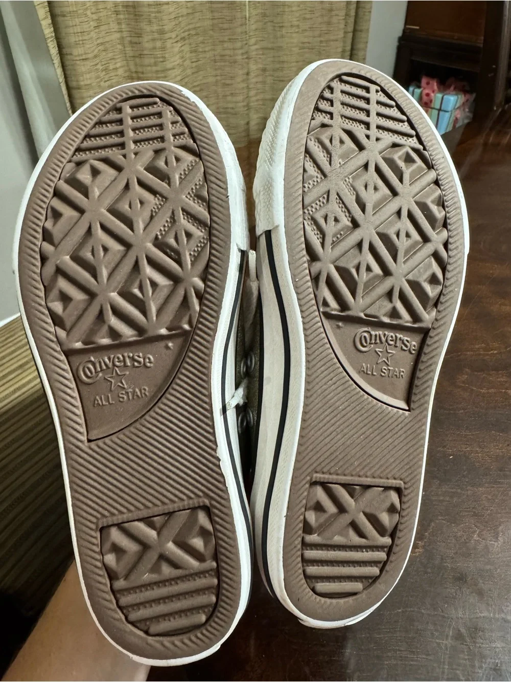 Converse youth low